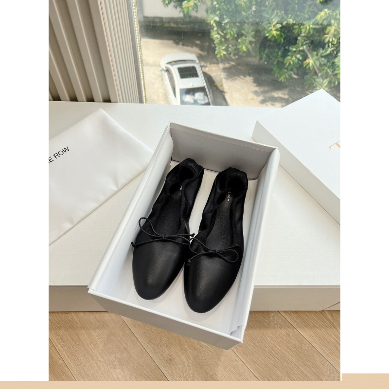 Other flat shoes